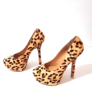 Steve Madden Cow Print‎ Stiletto Pumps size 7